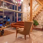 Luxury Honeymoon With Sea View Villa