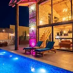 Luxury Honeymoon With Sea View Villa
